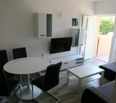 In With Terrace, Air Condition, Wifi, Washing Machine Apartment Baska (Krk)