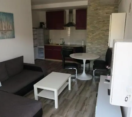 In With Terrace, Air Condition, Wifi, Washing Machine *