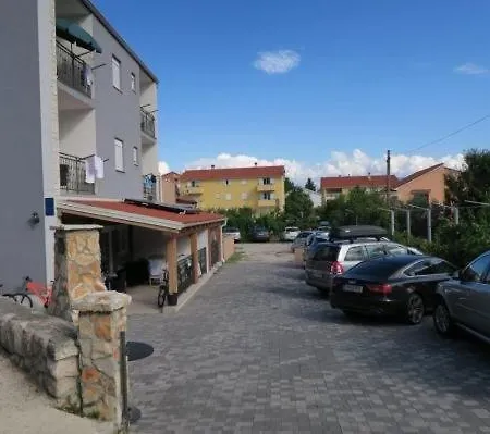 In With Terrace, Air Condition, Wifi, Washing Machine Apartment *