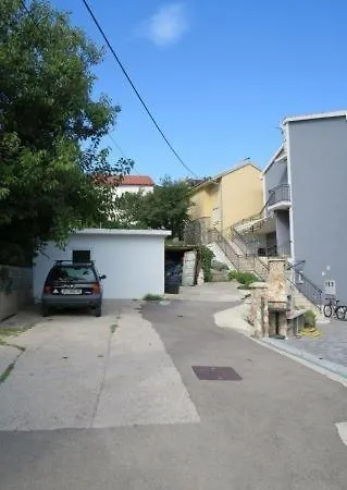 Apartment In With Terrace, Air Condition, Wifi, Washing Machine Baska (Krk)